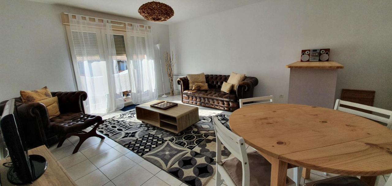 Appartement 2 Chambres Balcon Parking Prive Centre Village 리-에-믹스 외부 사진