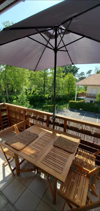 Appartement 2 Chambres Balcon Parking Prive Centre Village 리-에-믹스 외부 사진
